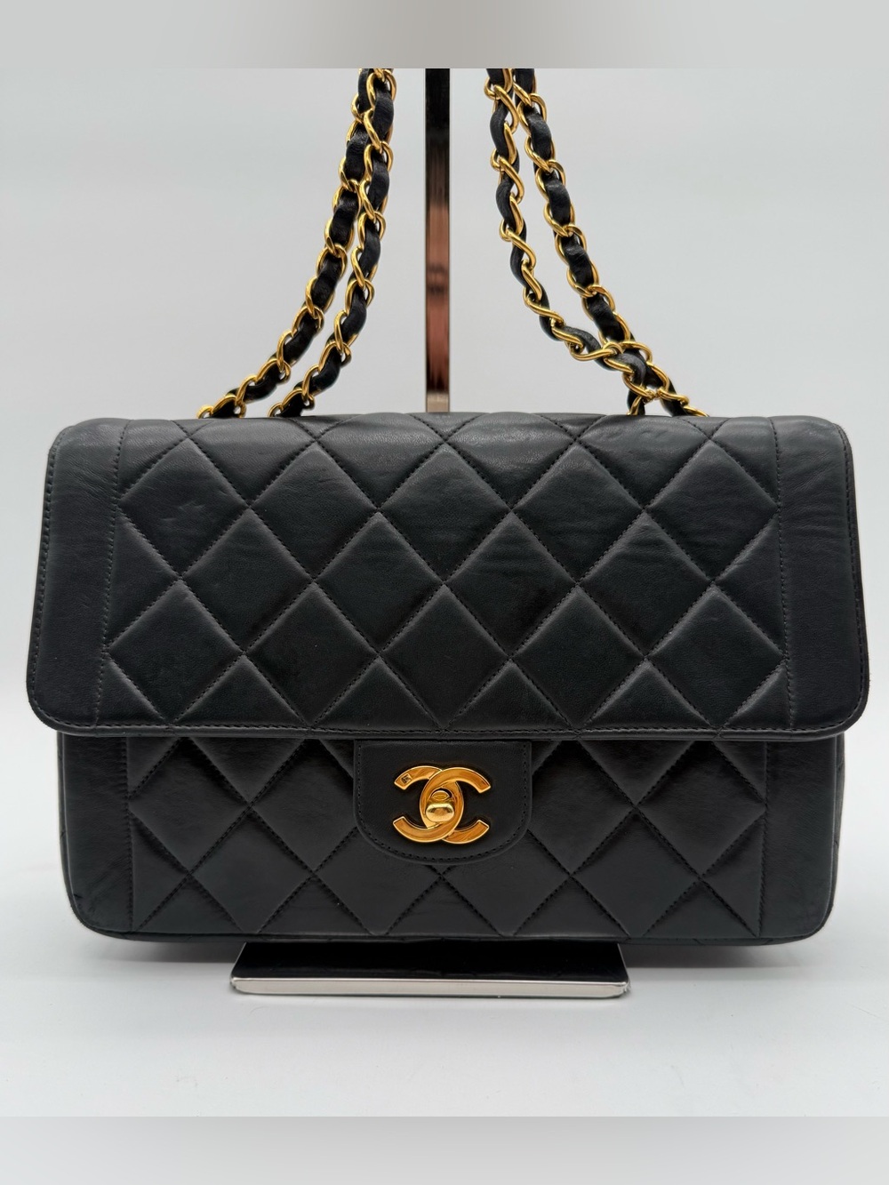 CHANEL VINTAGE DIANA SINGLE FLAP